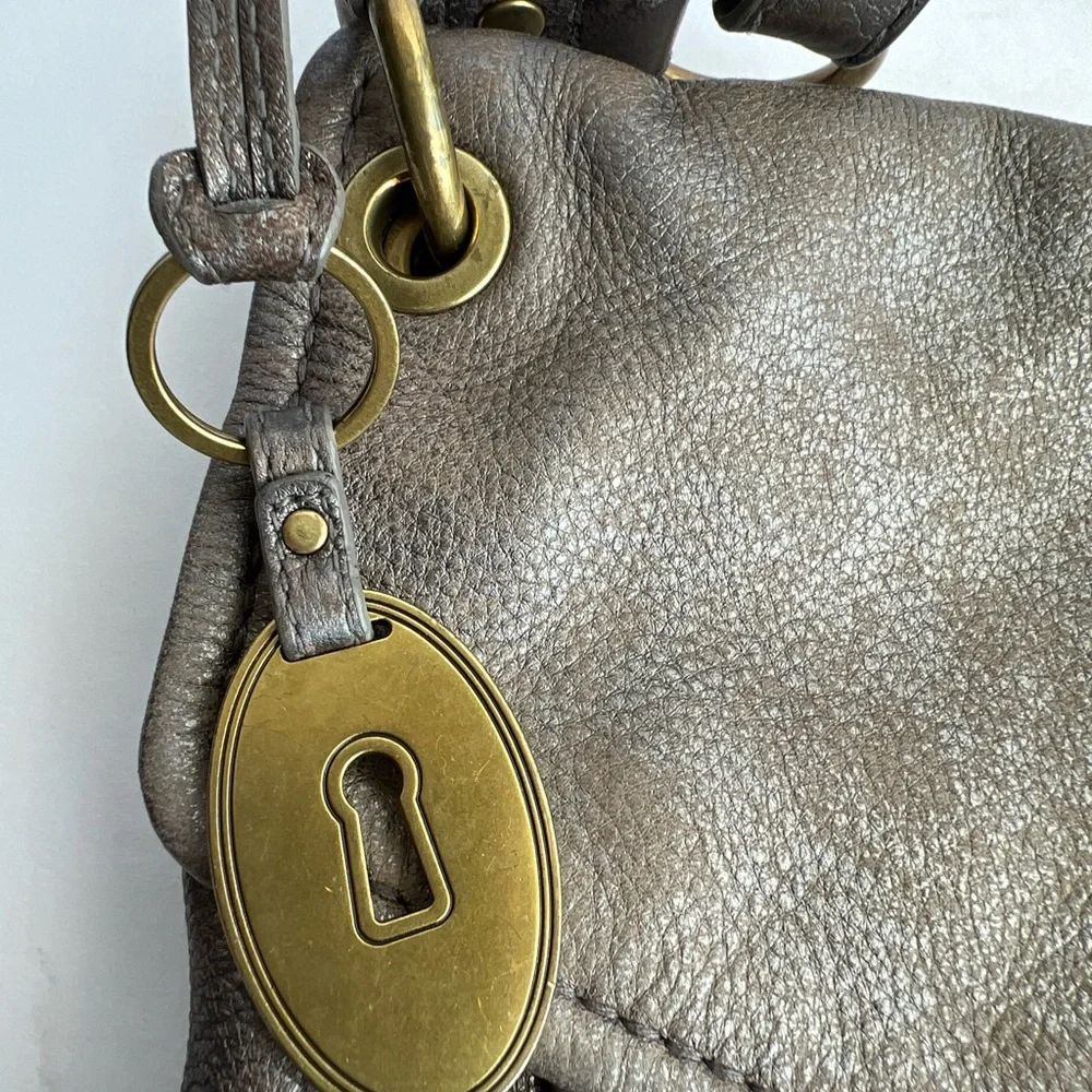 Fossil Long Live Vintage 1954 Leather Shoulder Bag,‎ Distressed Silver